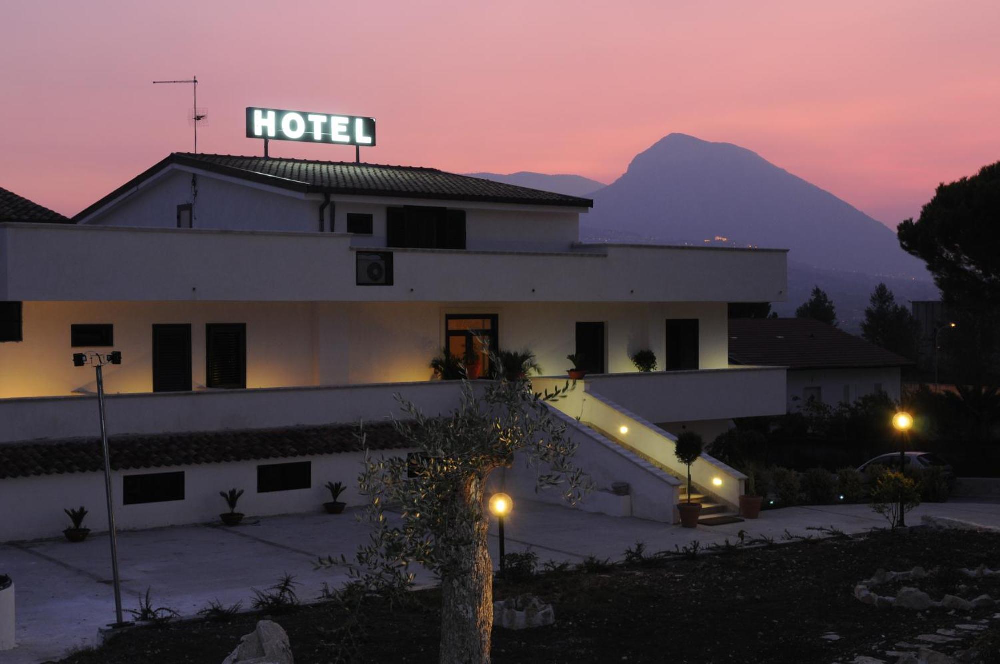 Hotel Vittoria Bénévent Extérieur photo